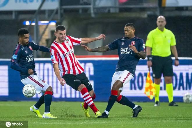 他受到球迷 他受到球迷